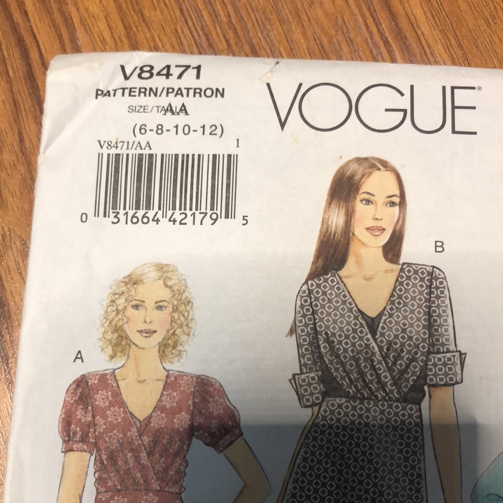 Vogue Pattern - Picture 2 of 4